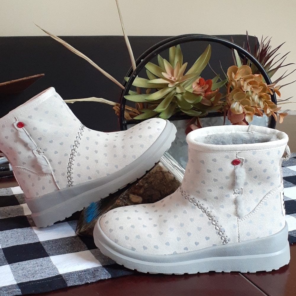 💯 NEW I Heart Ugg Kisses - Picture 1 of 5